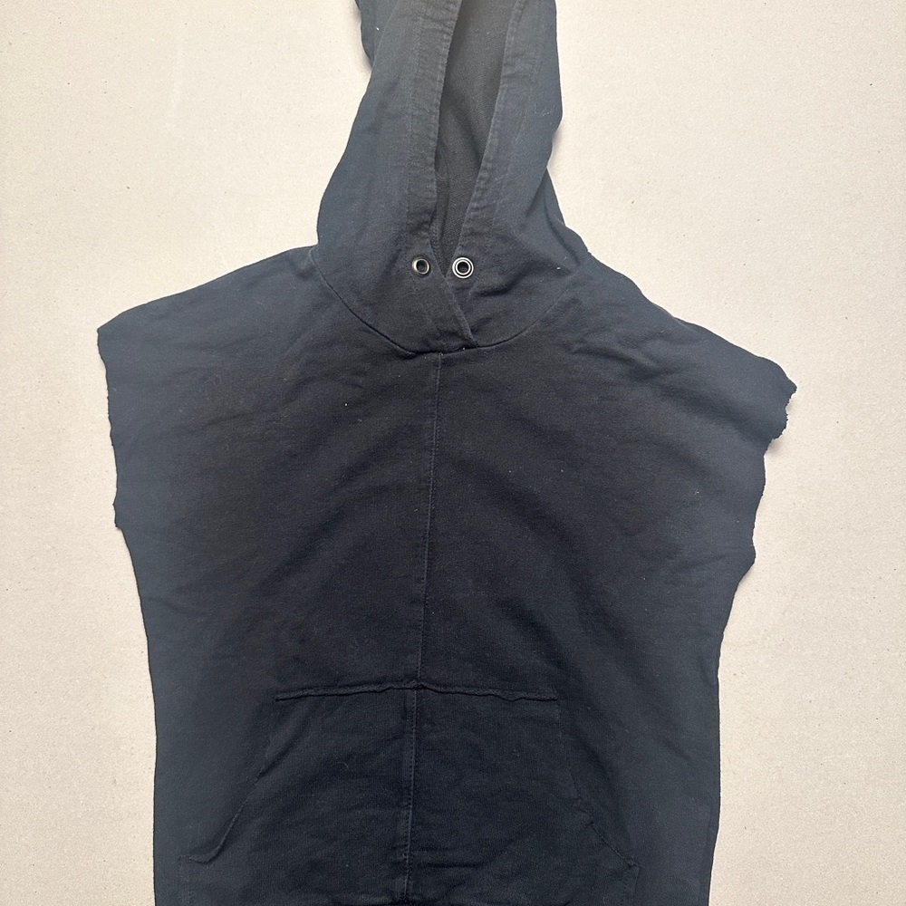 Black Sleeveless Hoodie